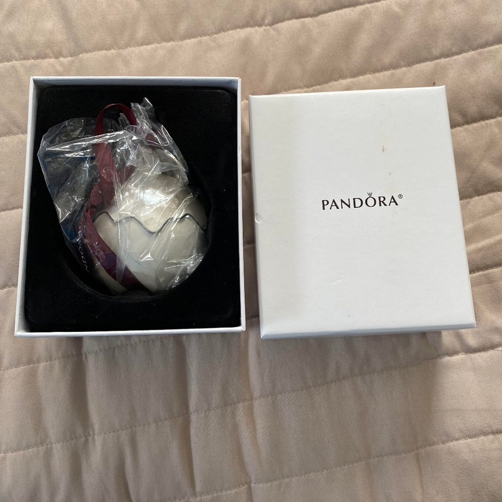 Pandora 2018 Christmas porcelain ornament
